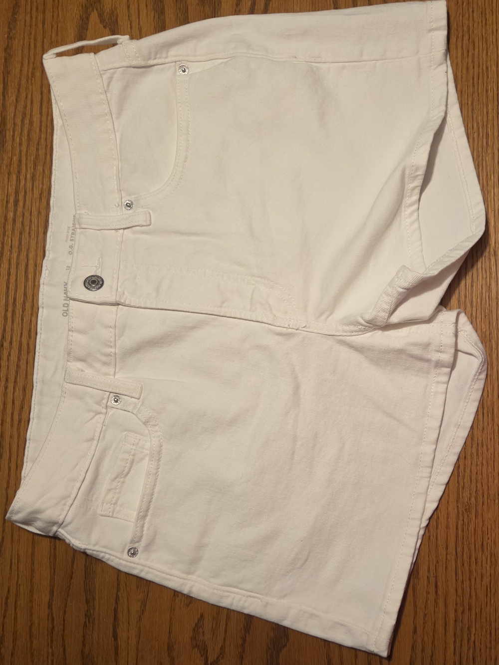 Old Navy White Flat-Front Men's Shorts